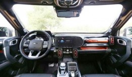 哈弗大狗最新爆料内饰,豪华升级，科技感十足